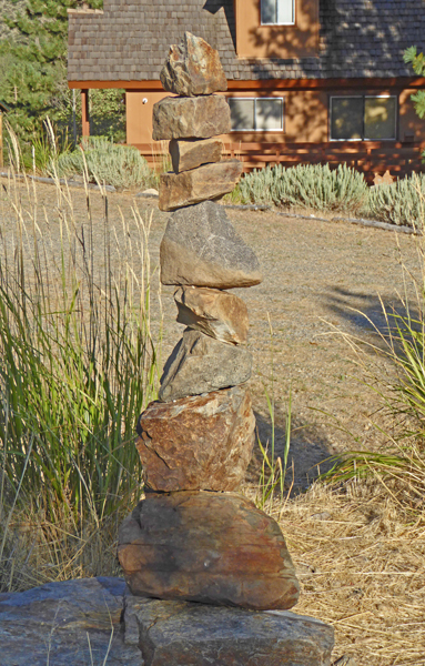 Twin Lakes cairn 1a